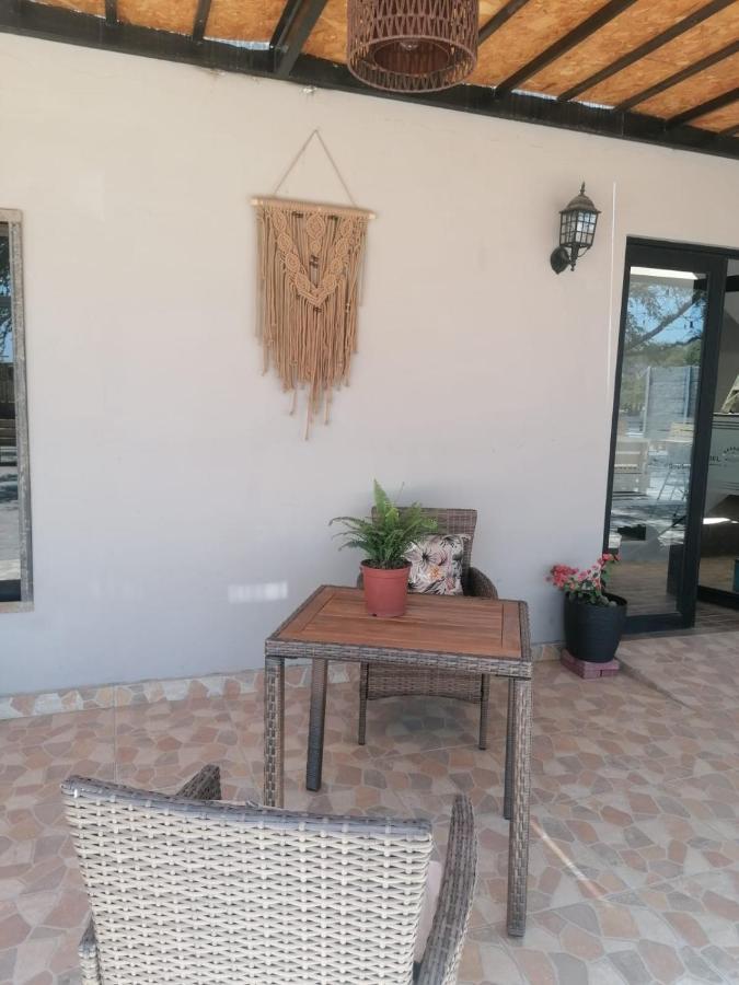 Hotel Sol De Ocucaje #1 San Antonio Екстериор снимка
